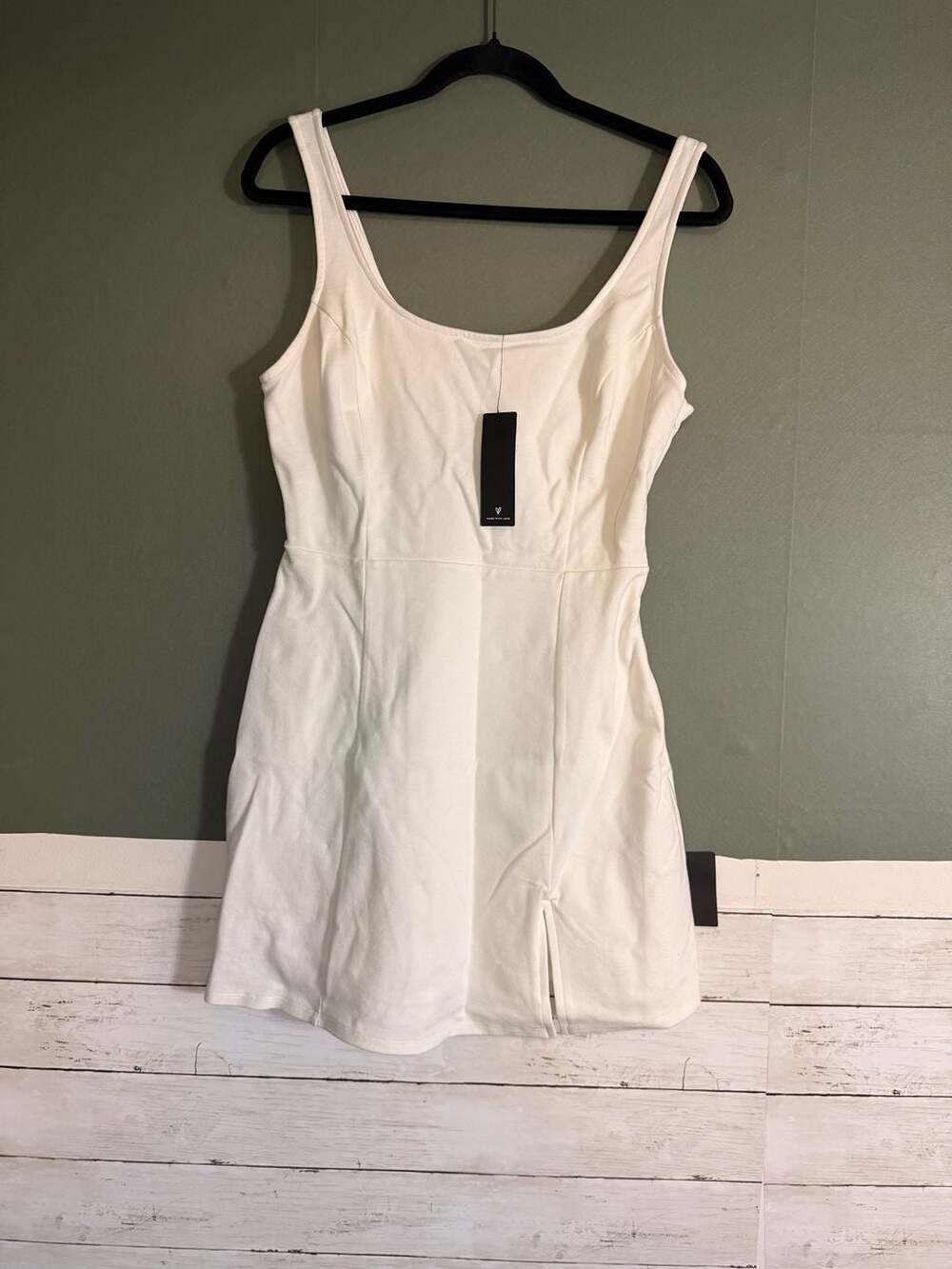 Lulus White Scoop Neck Ponte Knit Mini Dress Sleeveless Front Slit Size M NWT